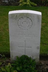 Dozinghem Military Cemetery - Simpson, T
